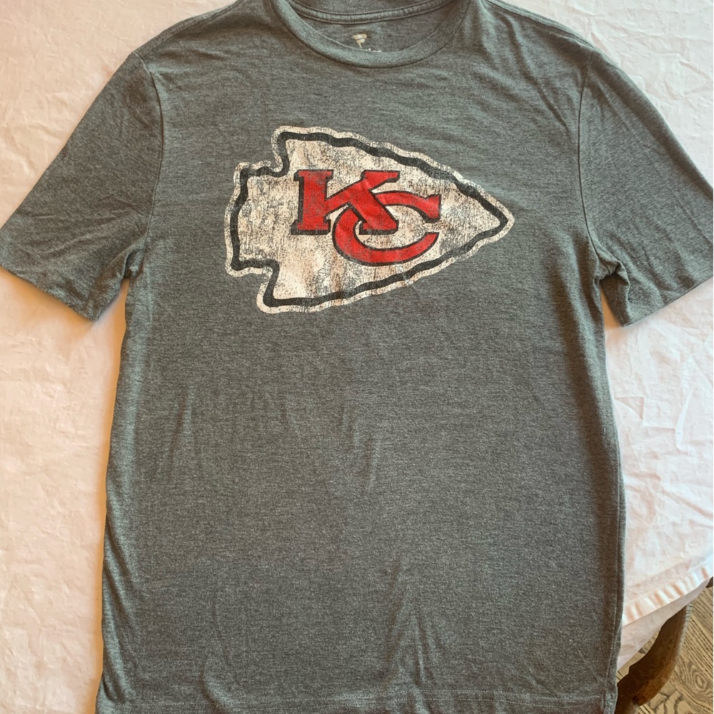 Mens Size Small Fanatics Kansas City Chiefs grey T shirt